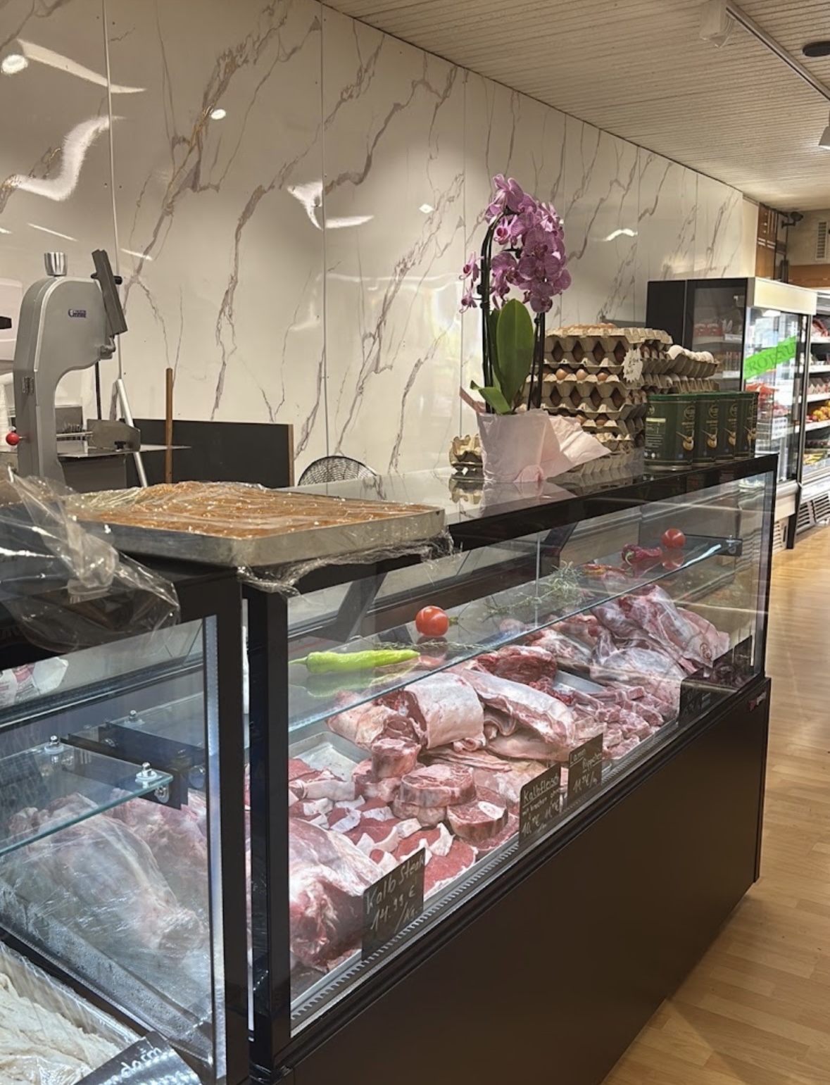 Fleischtheke im Safran Markt